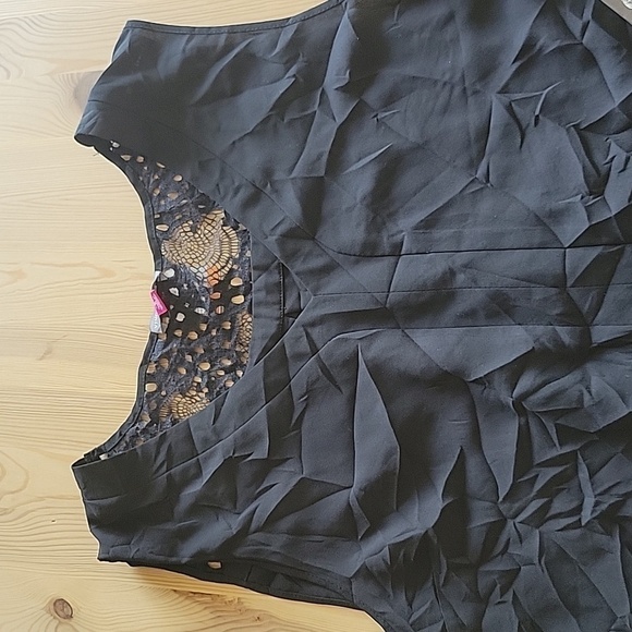 NWT VINCE CAMUTO Sleeveless Top L - Picture 2 of 6